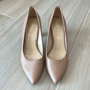 Michael Kors pumps